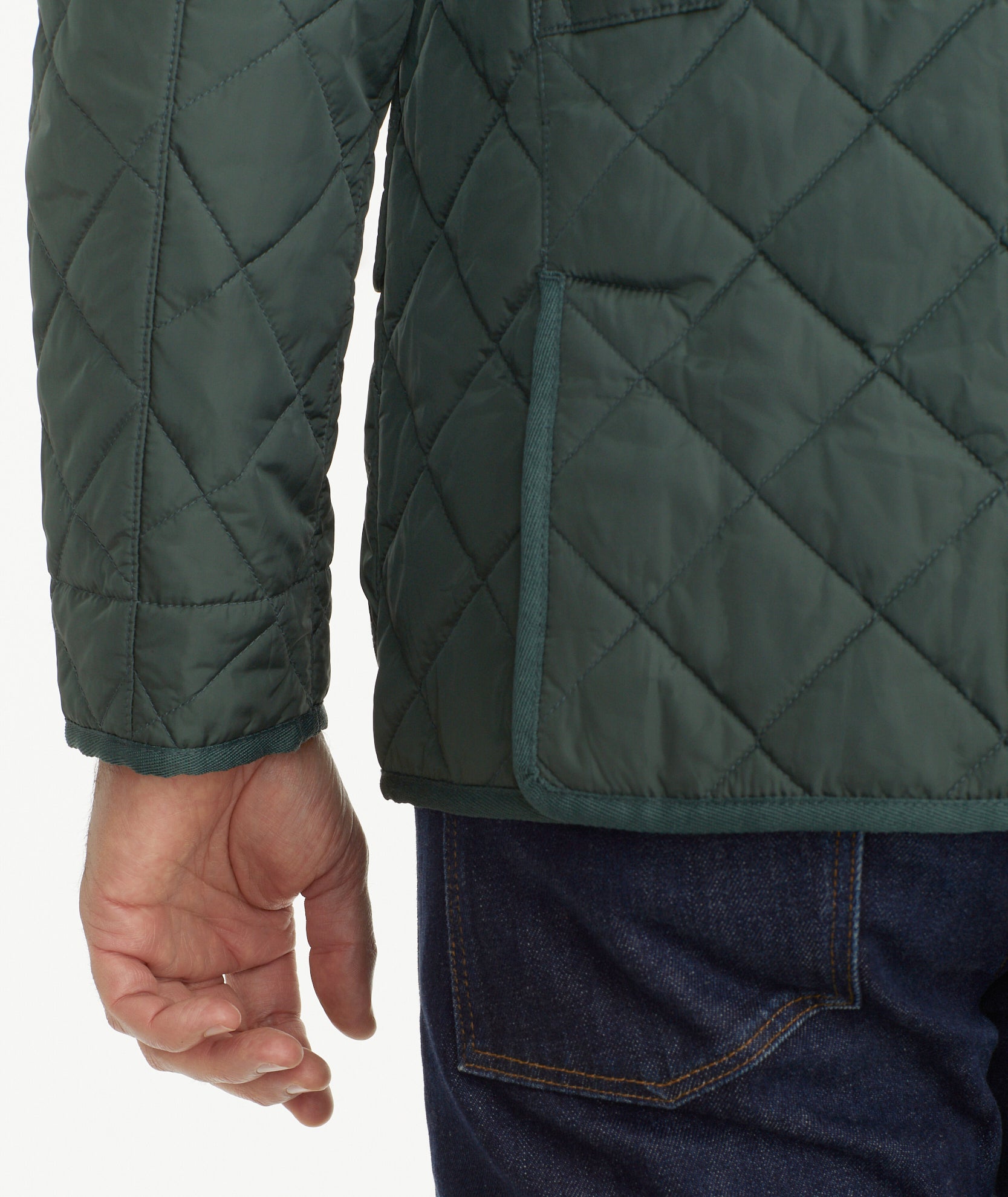 Model is wearing UNTUCKit Wynnwood Jacket in Green.